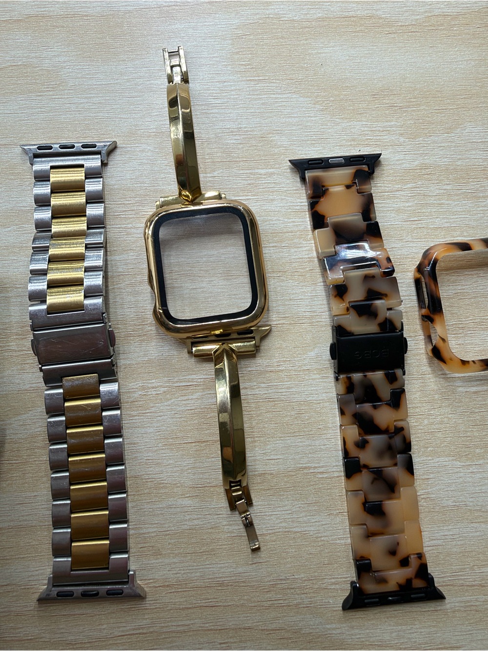 Apple Watch Series 6 Rose Gold Bundle + Multiple Bands - Picture 4 of 7